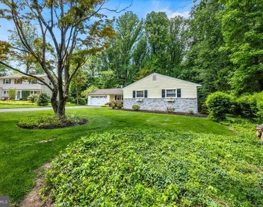 40 Pineknoll Drive - Photo Thumbnail 1