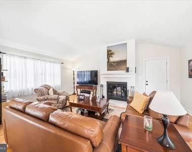 40 Pineknoll Drive - Photo Thumbnail 9