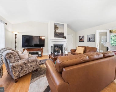 40 Pineknoll Drive - Photo Thumbnail 6
