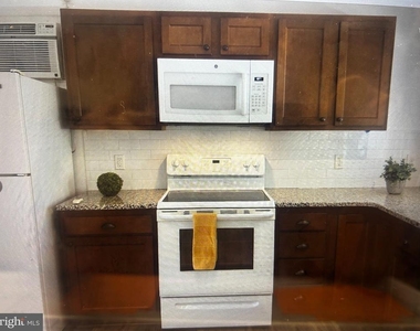 1085 Glassboro Road - Photo Thumbnail 4