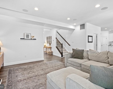 9 Bayberry Way - Photo Thumbnail 8