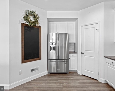 9 Bayberry Way - Photo Thumbnail 13