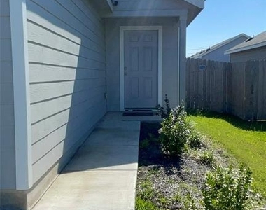 212 Marty Allen Loop - Photo Thumbnail 4