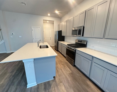 3000 Chisholm Trail Rd - Photo Thumbnail 5