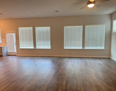 3000 Chisholm Trail Rd - Photo Thumbnail 7