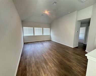 3000 Chisholm Trail Rd - Photo Thumbnail 11