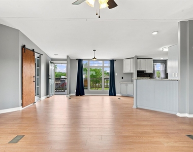 1151 Heidenreich Ln - Photo Thumbnail 10