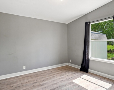 1151 Heidenreich Ln - Photo Thumbnail 17