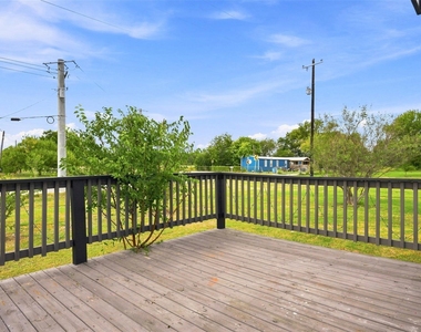 1151 Heidenreich Ln - Photo Thumbnail 3