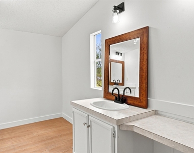 1151 Heidenreich Ln - Photo Thumbnail 21