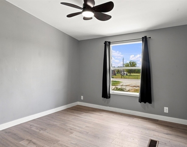 1151 Heidenreich Ln - Photo Thumbnail 18