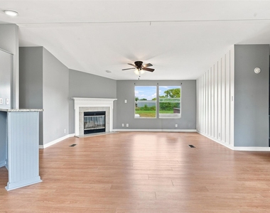 1151 Heidenreich Ln - Photo Thumbnail 9