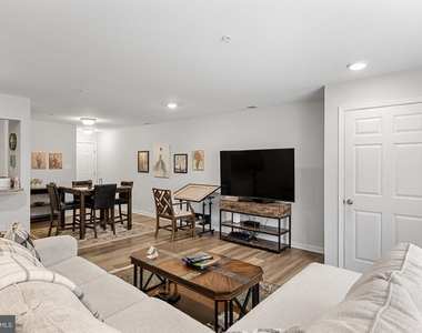 2818 Auburn Court - Photo Thumbnail 9