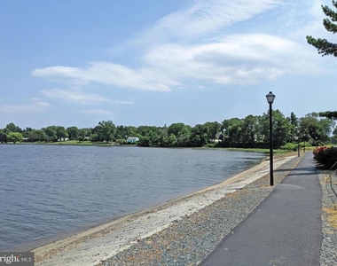 1013 Harbour Drive - Photo Thumbnail 18