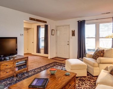 1013 Harbour Drive - Photo Thumbnail 2