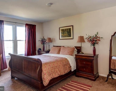 1013 Harbour Drive - Photo Thumbnail 13
