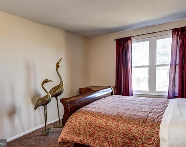 1013 Harbour Drive - Photo Thumbnail 14