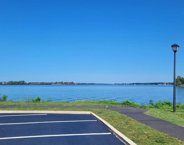 1013 Harbour Drive - Photo Thumbnail 24
