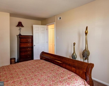 1013 Harbour Drive - Photo Thumbnail 12