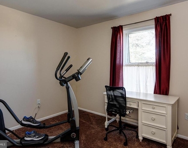 1013 Harbour Drive - Photo Thumbnail 16