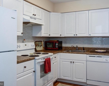 1013 Harbour Drive - Photo Thumbnail 9