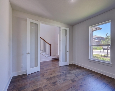 153 Milam Creek Dr - Photo Thumbnail 12