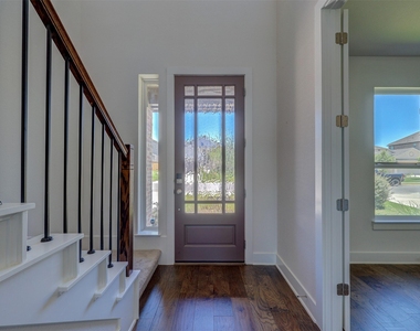 153 Milam Creek Dr - Photo Thumbnail 7