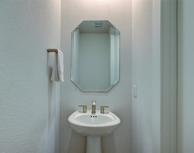 153 Milam Creek Dr - Photo Thumbnail 17