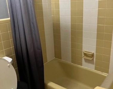 22416 Greenview Court - Photo Thumbnail 24