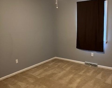 22416 Greenview Court - Photo Thumbnail 18