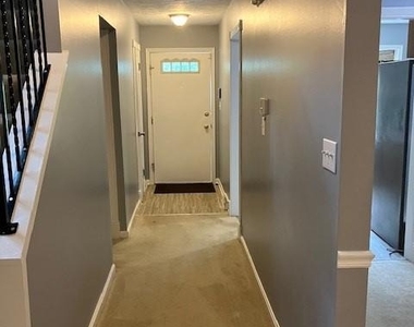 22416 Greenview Court - Photo Thumbnail 5
