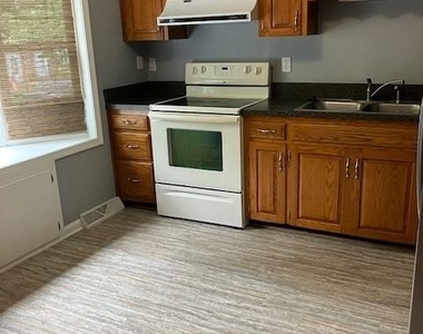 22416 Greenview Court - Photo Thumbnail 7