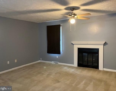 22416 Greenview Court - Photo Thumbnail 3