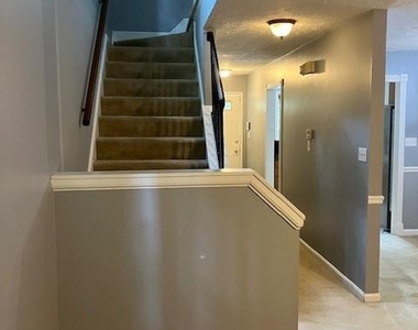 22416 Greenview Court - Photo Thumbnail 4