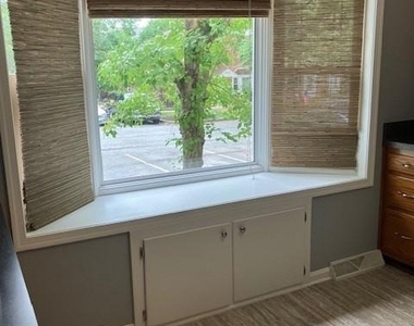 22416 Greenview Court - Photo Thumbnail 8