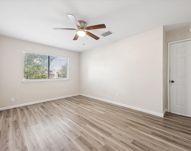 14473 Robert I Walker Blvd - Photo Thumbnail 8