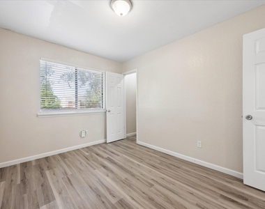 14473 Robert I Walker Blvd - Photo Thumbnail 14