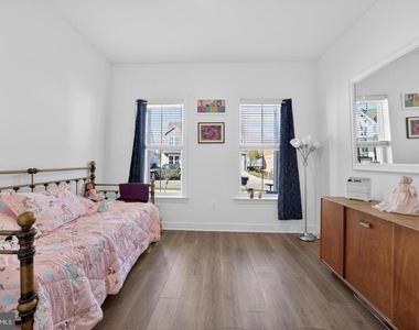 215 Kingfisher Lane - Photo Thumbnail 18