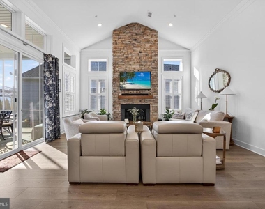 215 Kingfisher Lane - Photo Thumbnail 8