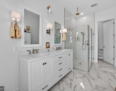 215 Kingfisher Lane - Photo Thumbnail 16