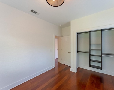 1209 E 3rd St - Photo Thumbnail 16