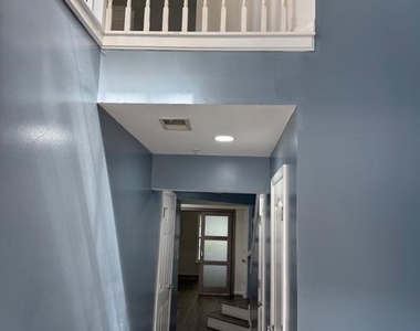 714 Parev Way - Photo Thumbnail 10