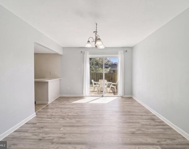12705 Marquette Lane - Photo Thumbnail 7