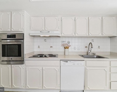 12705 Marquette Lane - Photo Thumbnail 10
