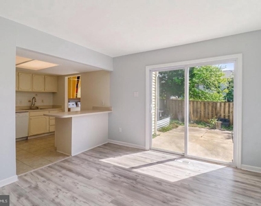 12705 Marquette Lane - Photo Thumbnail 8