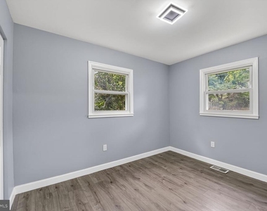 3604 Halloway N - Photo Thumbnail 11