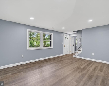 3604 Halloway N - Photo Thumbnail 3