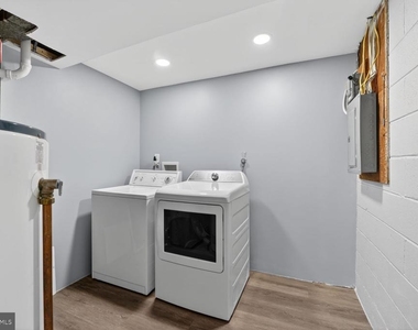 3604 Halloway N - Photo Thumbnail 7