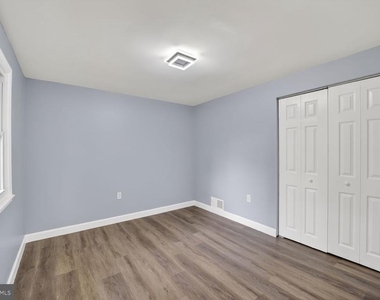 3604 Halloway N - Photo Thumbnail 5