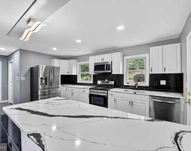 3604 Halloway N - Photo Thumbnail 20